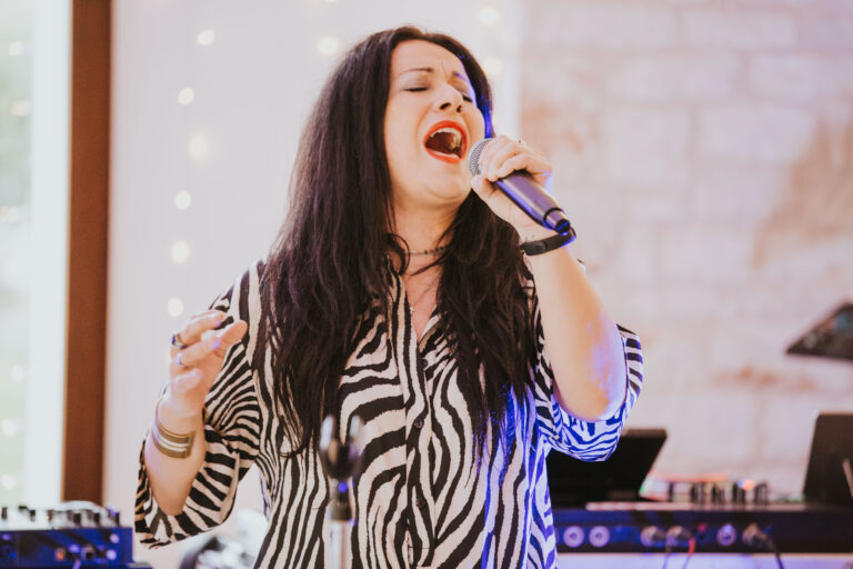 Nina Lovecchio – Cantante, Agenzia EnzinoSting