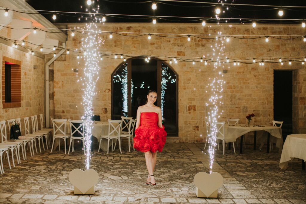 Fontane fredde Sparkular per l'ingresso della festeggiata in cortile